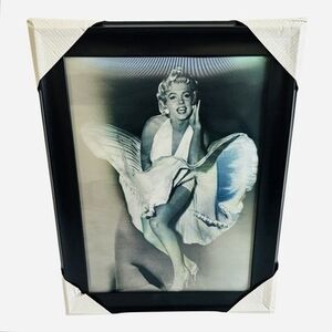 Marilyn Monroe Large 15"x19" 3D Moving Picture Framed Rare Wall Art New